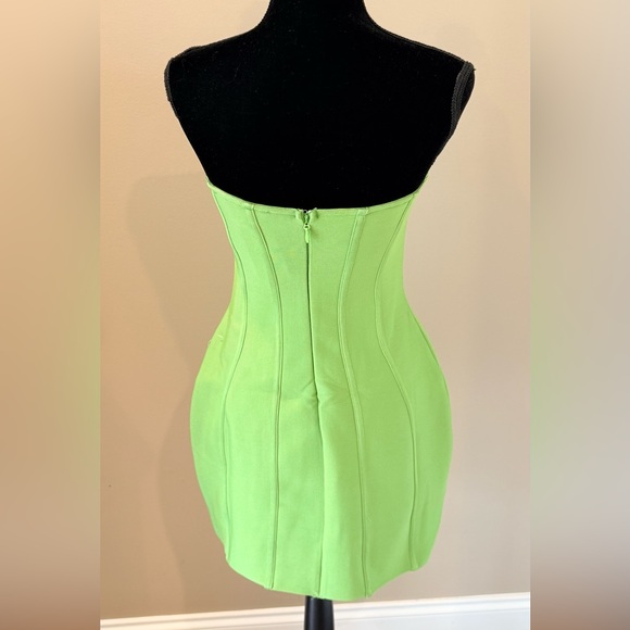 NWT Women’s ELLIATT Rose Strapless Mini Dress In Green- Size XS - Picture 12 of 12